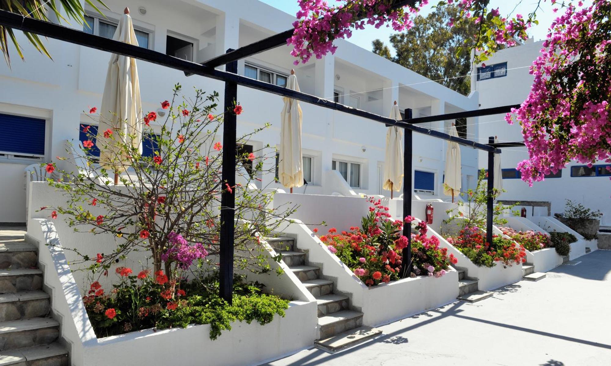 Lagada Beach Hotel Adamantas  Exterior photo