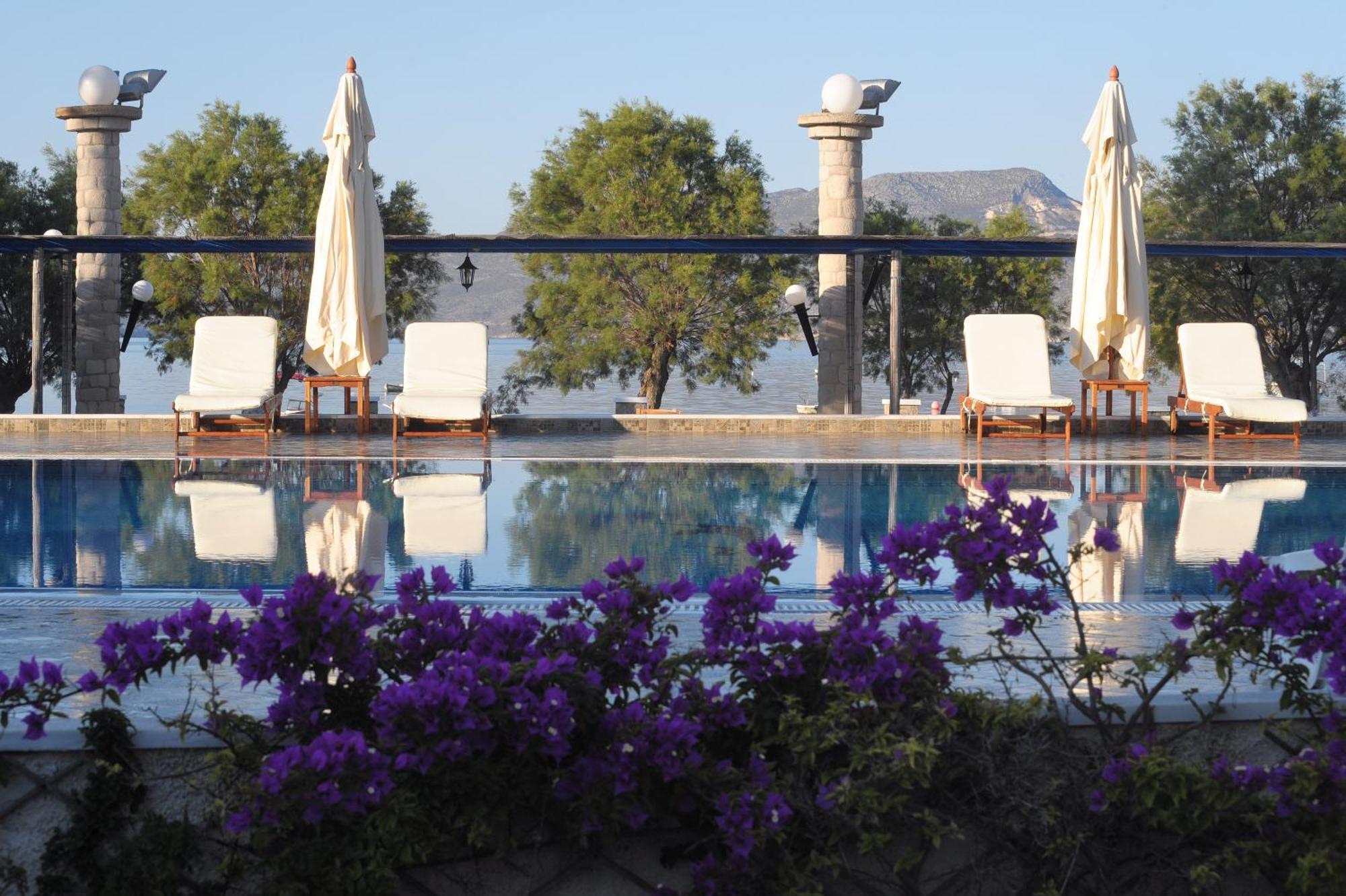 Lagada Beach Hotel Adamantas  Exterior photo